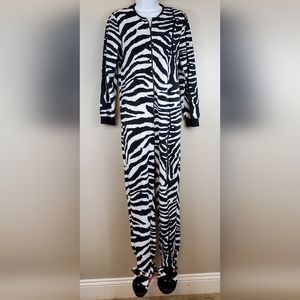 Nick & Nora Zebra Print Jungle Jim Fleece Footie Pajamas